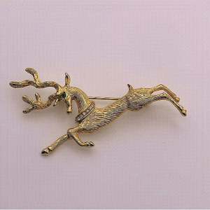 Vtg Gold Tone Rhinestone Reindeer Christmas Holiday Brooch 1.5” X 2.1”